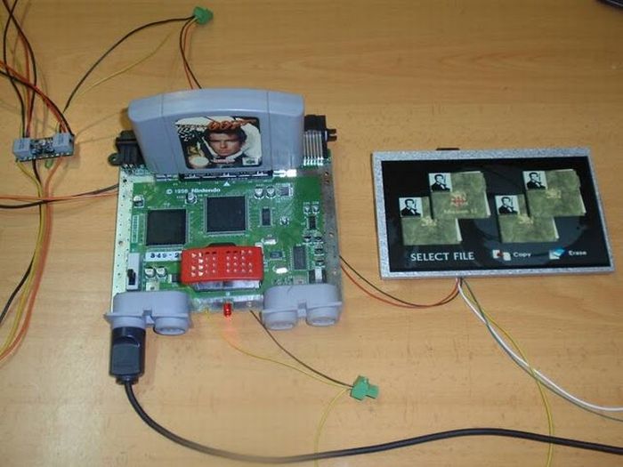 How this guy transform Nintendo 64 into A Handheld game console 11