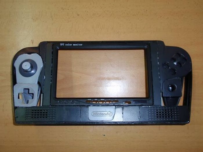 How this guy transform Nintendo 64 into A Handheld game console 34