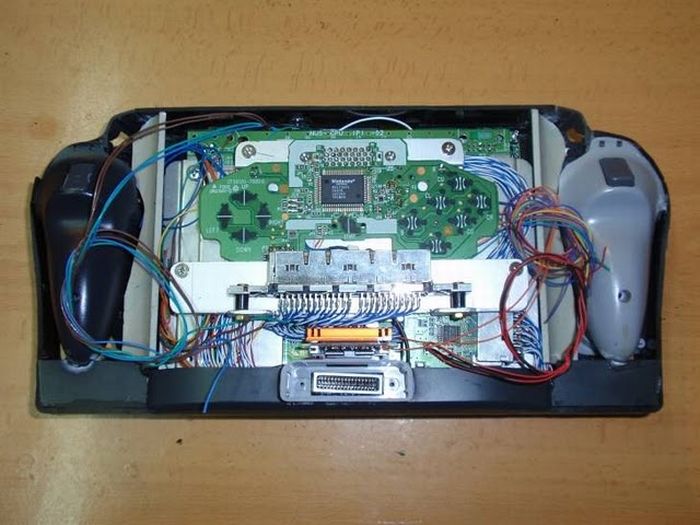 How this guy transform Nintendo 64 into A Handheld game console 37
