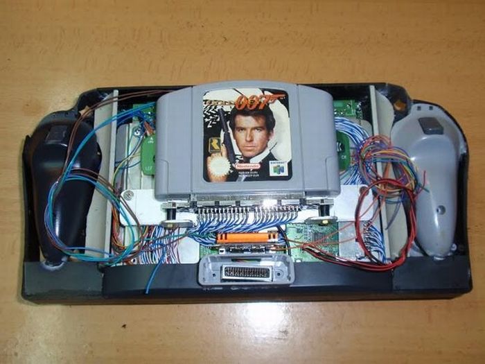 How this guy transform Nintendo 64 into A Handheld game console 36