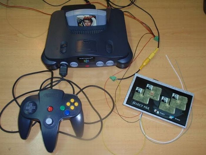 How this guy transform Nintendo 64 into A Handheld game console 7