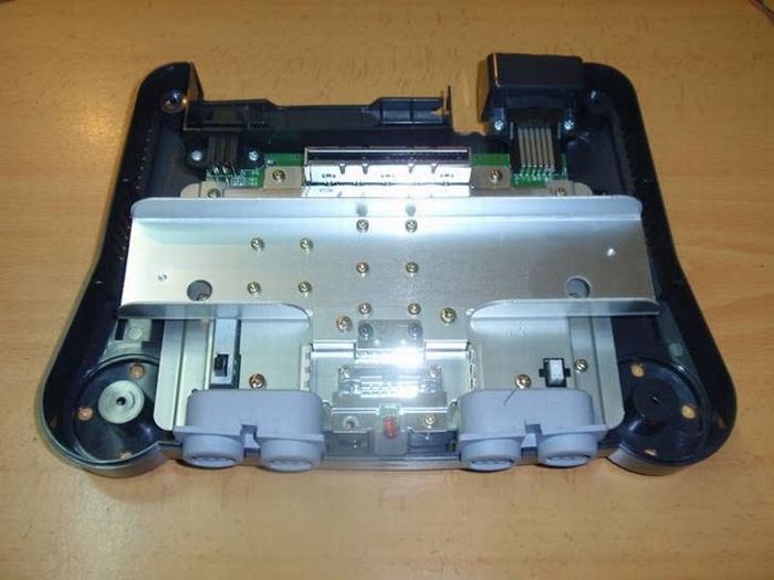 How this guy transform Nintendo 64 into A Handheld game console 8