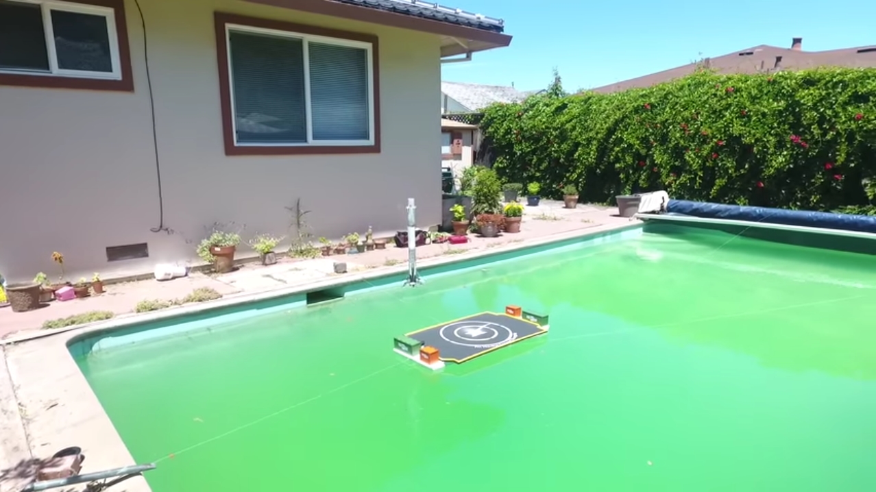 SpaceX Fan Guy Replicate Falcon 9 Landing in a Swimming Pool